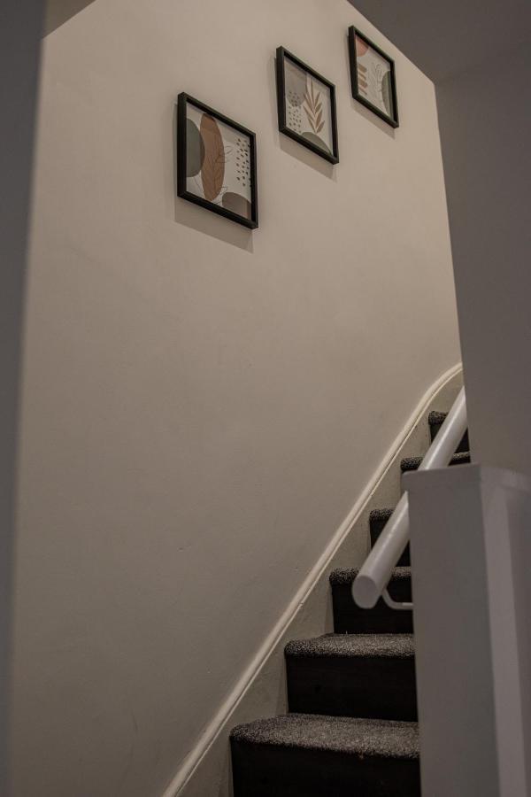 Bv Comfy Spacious 3 Bedroom House At Tatton Street Μάντσεστερ Εξωτερικό φωτογραφία