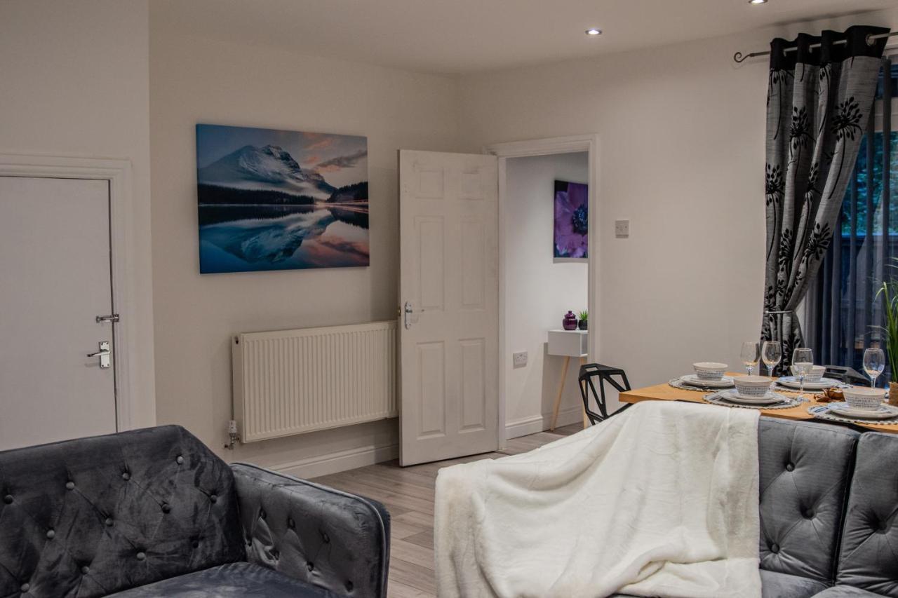 Bv Comfy Spacious 3 Bedroom House At Tatton Street Μάντσεστερ Εξωτερικό φωτογραφία