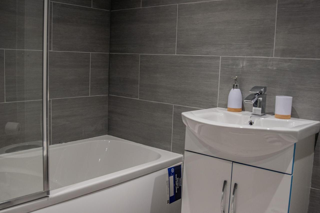Bv Comfy Spacious 3 Bedroom House At Tatton Street Μάντσεστερ Εξωτερικό φωτογραφία