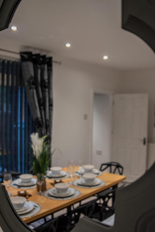 Bv Comfy Spacious 3 Bedroom House At Tatton Street Μάντσεστερ Εξωτερικό φωτογραφία